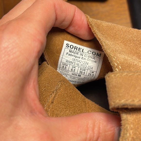 Sorel boots - tan - size 8 1/2 - Picture 5 of 7